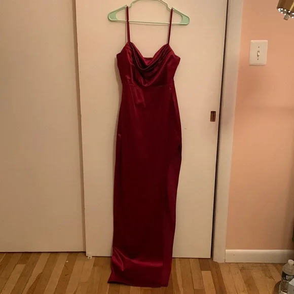 Windsor LOLA HIGH SLIT SATIN DRESS size large